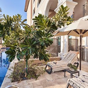 Premium King Room Pool Access